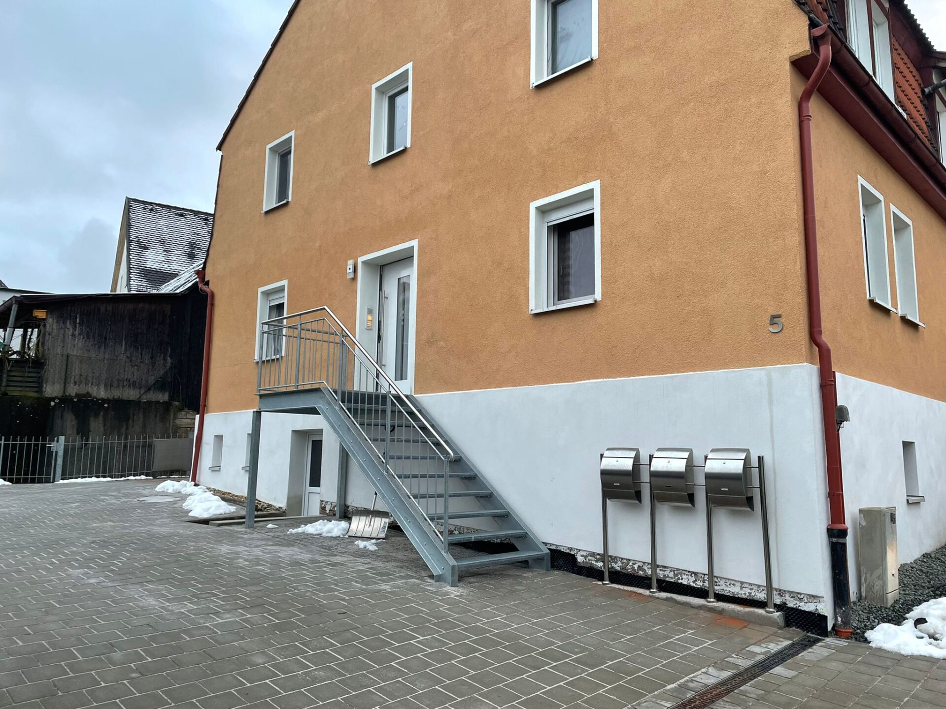 Der fertig gestellte Eingang